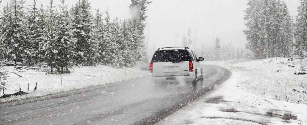 Some tips for driving in snowy weather