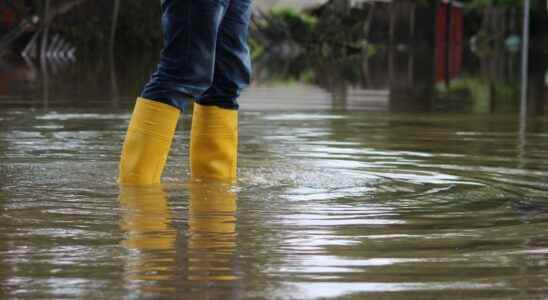 What are the causes of flooding