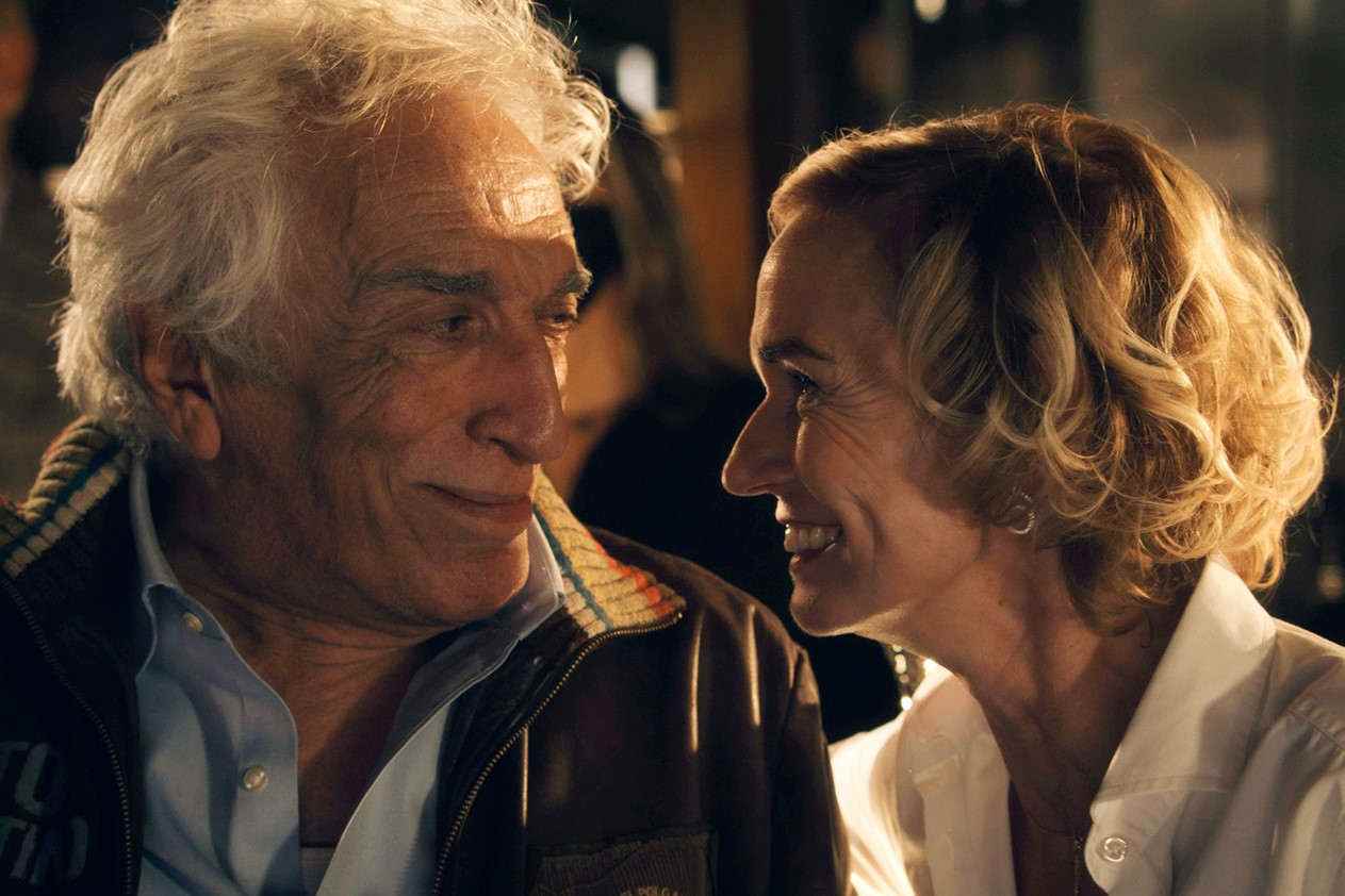 Gérard Darmon plays a sick man, who knows he is going to die, and who is going to have a last love affair with a woman played by Sandrine Bonnaire.