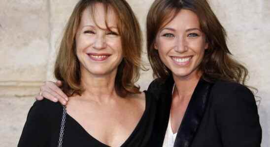 50 beautiful and famous mother daughter duos
