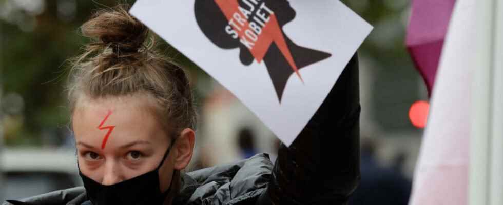 Abortion Agnieszkas death stirs up shock in Poland