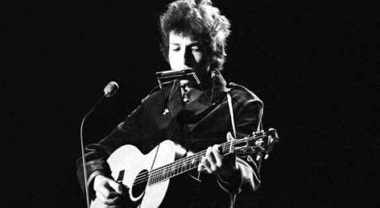 Bob Dylan sells streaming rights to all music records to
