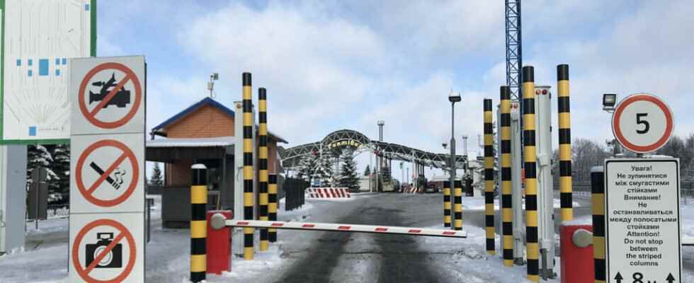 Calm but careful at the border between Ukraine and Russia