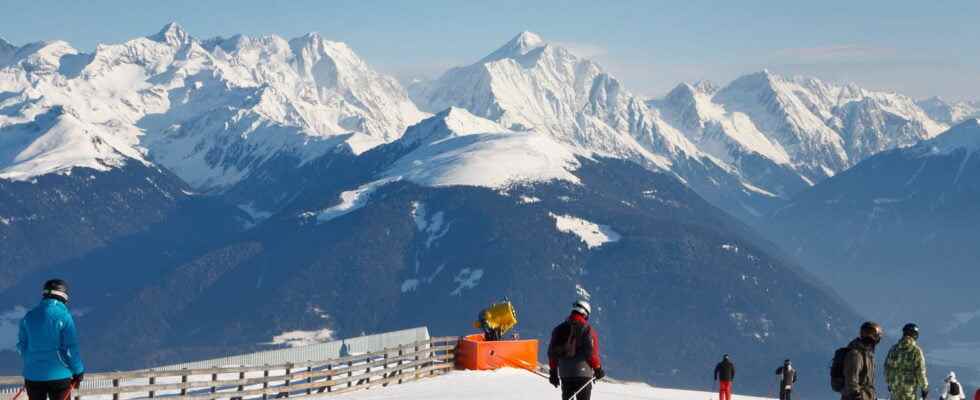 February 2022 holidays dates destinations ski resorts info for this