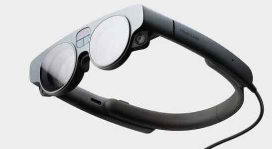 Health augmented reality glasses for patients and caregivers