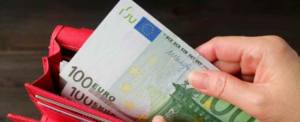 Inflation bonus of 100 euros Pole emploi CAF and retirees