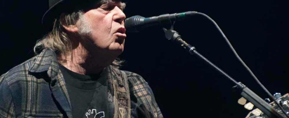 Neil Young withdraws his songs from the Spotify platform the
