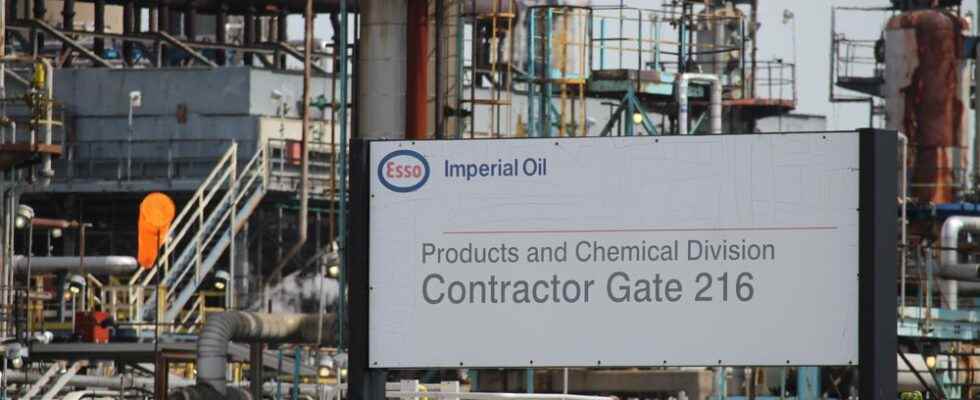 No injuries from Imperial Oil fire company says