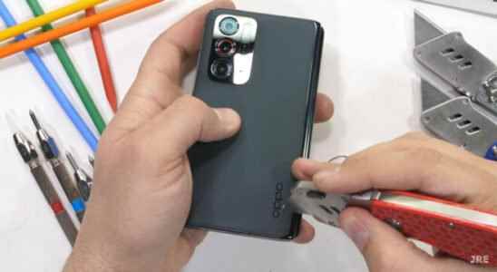 OPPO Find N foldable phone undergoes tough ruggedness test Izle