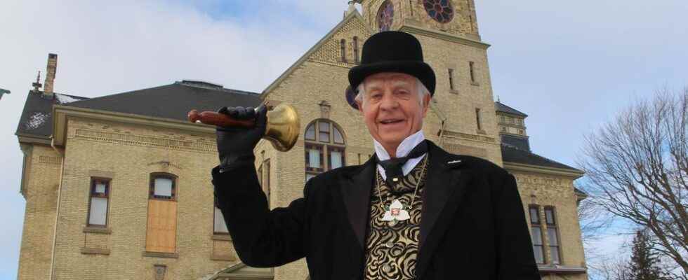 Petrolias Les Whiting wins competition for Ontario town criers