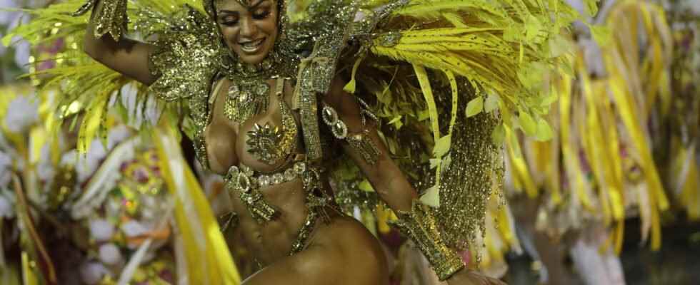 Rio Carnival the 2022 edition postponed to April what is
