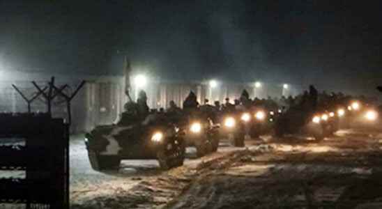 Russian troops mass on the Ukrainian border