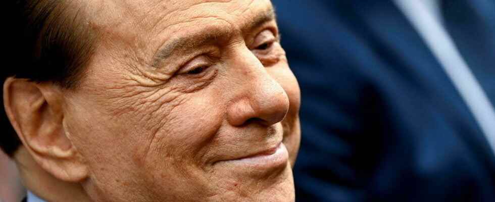 Silvio Berlusconi renounces to seek the presidency