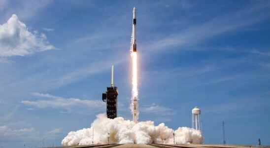 SpaceX rocket will hit the moon at 5000 mph