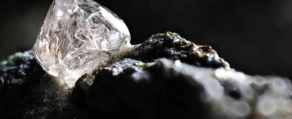 The formation of diamonds is linked to the great tectonic