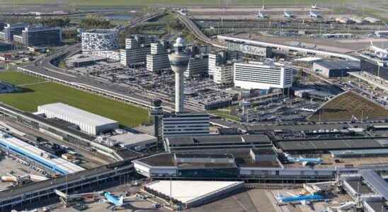 The plane arrived in Amsterdam on the landing gear He