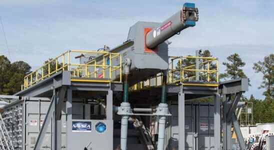 The railgun or the electromagnetic propelled electric cannon that destroys hypersonic