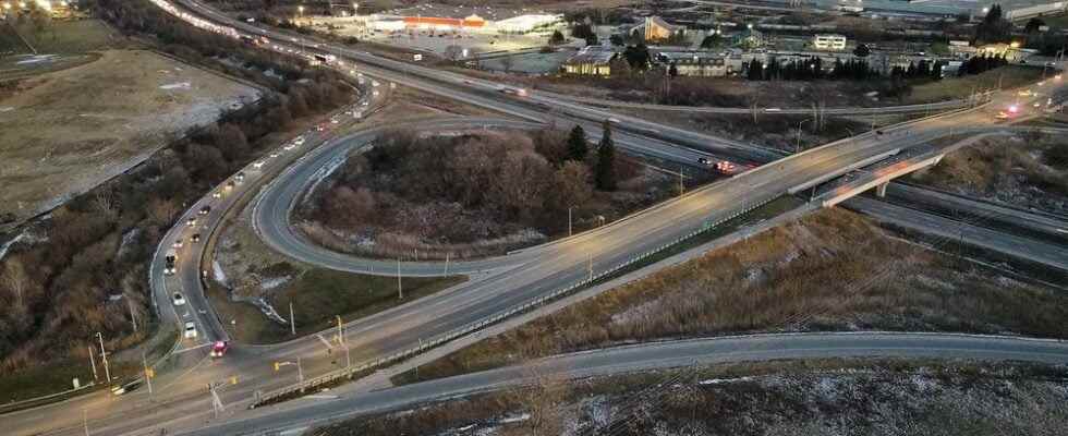 Update Wayne Gretzky Parkway overpass closed overnight