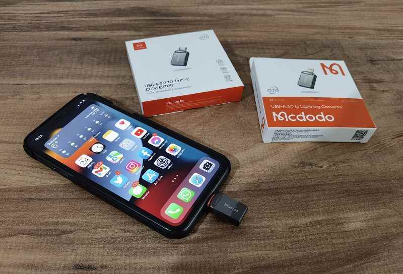 McDodo wireless charging stand and mobile accessories