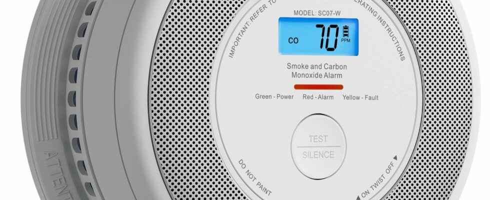 A smoke detector that provides continuous 360° monitoring