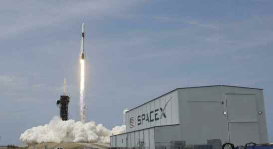 A solar storm destroys 40 satellites launched by SpaceX a