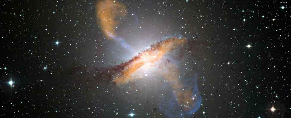 Alcyonea the largest radio galaxy ever observed