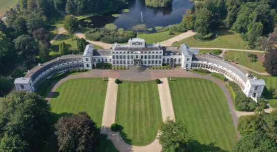 Baarn agrees with houses and hotel at Soestdijk Palace