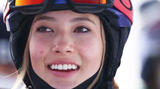Beijing Olympics Eileen Gu the snowboarder who wants to reconcile