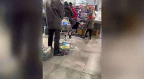 Big panic in Ukraine Store shelves are empty