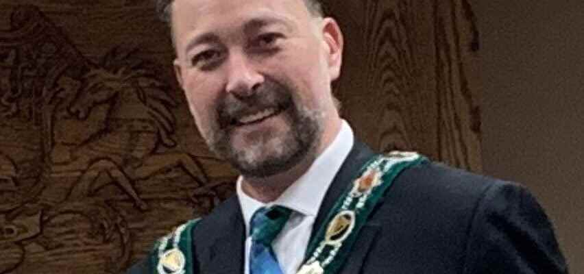 Calls grow for criminally charged Woodstock mayor to step aside