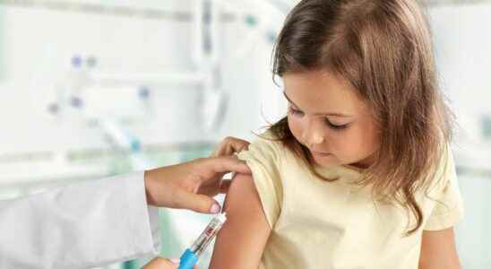 Children is it more risky to get vaccinated or to