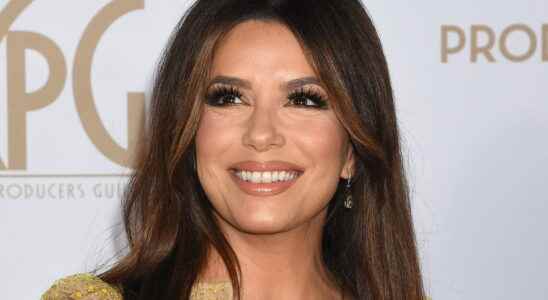 Eva Longoria shows herself without makeup with white hair