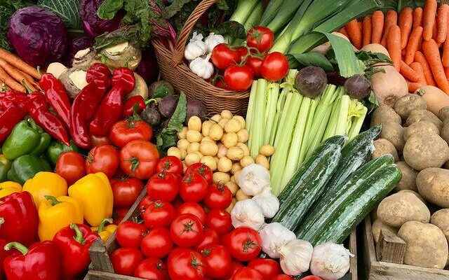 It is wrong to consume only vegetables for heart health
