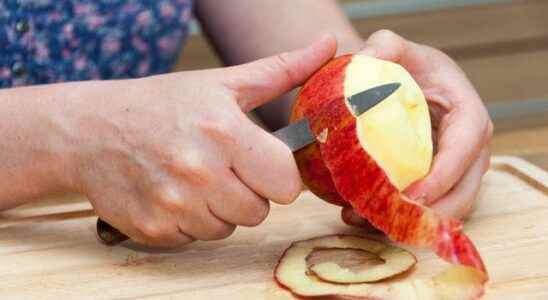 Learning this method does not throw away the apple peels