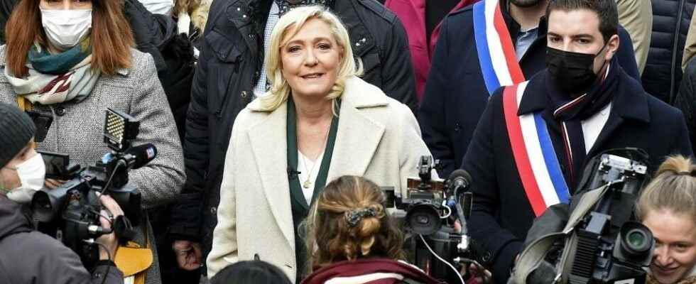 Marine Le Pen behind Eric Zemmour in the hunt for