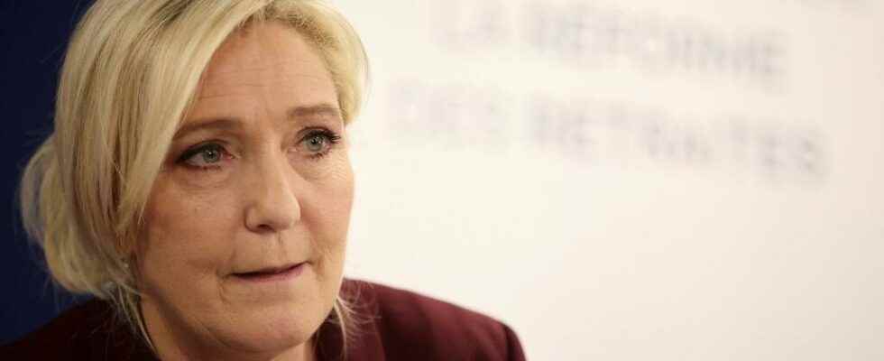 Marine Le Pen suspends her campaign to collect sponsorships