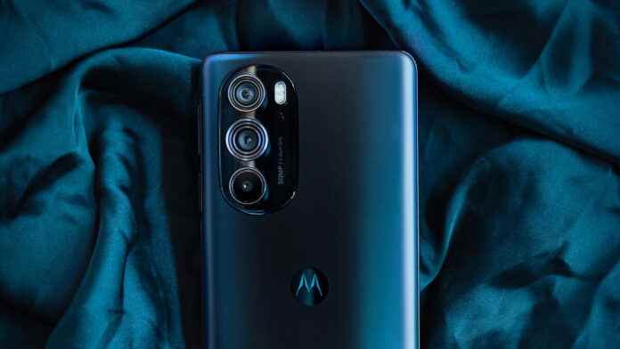 Motorola Edge Plus 2022 colors