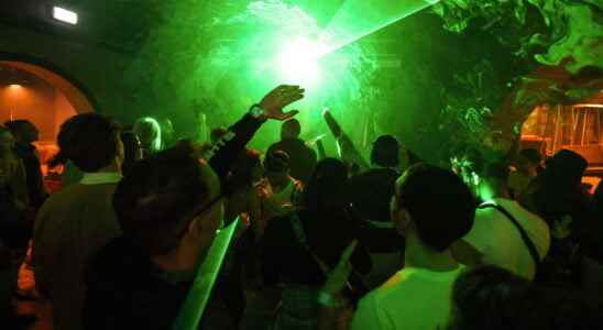 Nightclubs and Covid mask gauge All about the reopening of