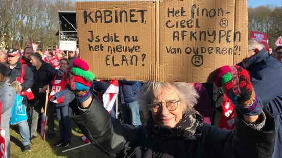 Pension protesters in Utrecht Keep us in mind