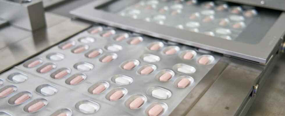 Pfizers anti Covid pill authorized in China