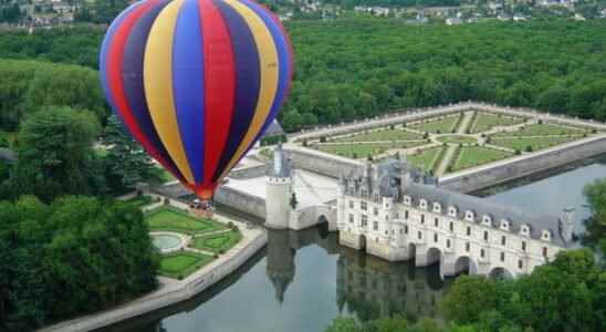 The castles of the Loire by hot air balloon