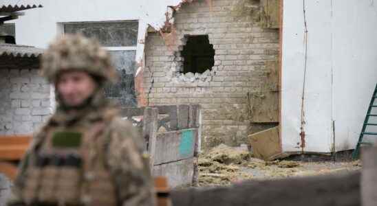 Threat of Russian invasion in Ukraine President Zelensky praised for