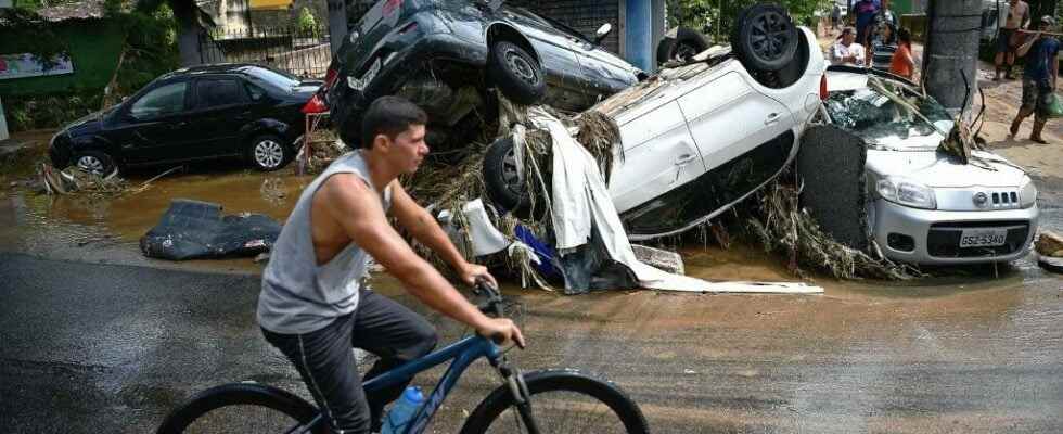 at least 78 dead in Petropolis floods