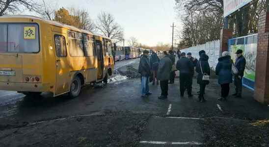 evacuees from Donbass arrive in Rostov oncoming military convoys