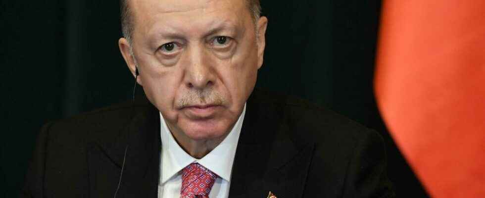 in the face of record inflation President Erdogan lowers VAT