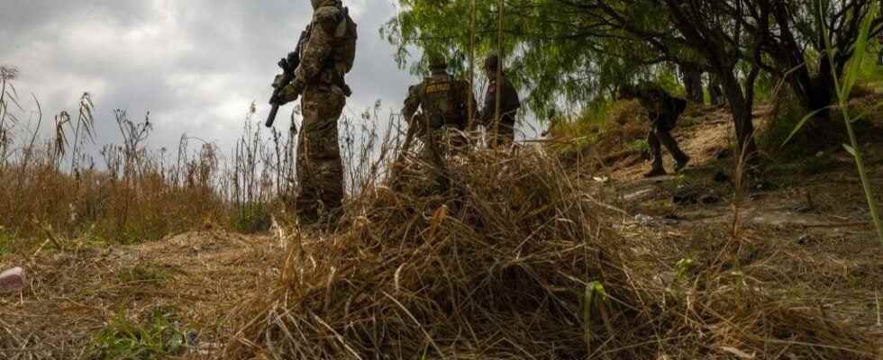 national guards stationed on the border with Mexico create their