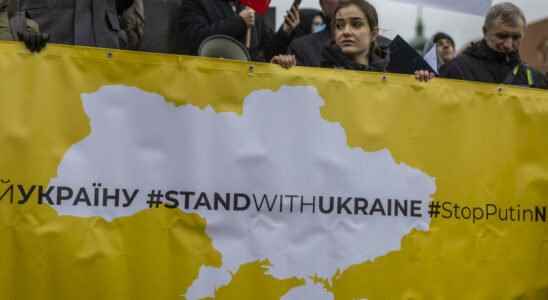 protesters gather in support of Ukraine