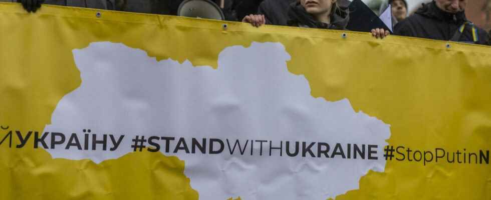 protesters gather in support of Ukraine