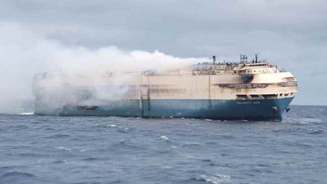 1646150483 826 Ship carrying Volkswagen Group vehicles sank sank after fire