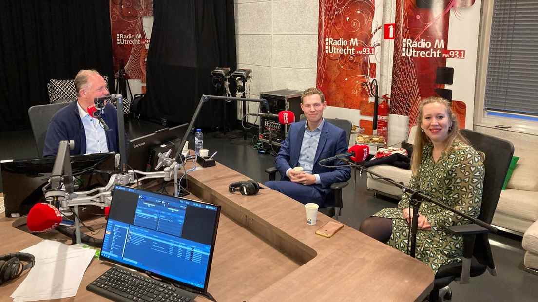 Bob van Beeten receives Job van Meijeren and Yvonne Slob in Utrecht is Awake on Radio M Utrecht.